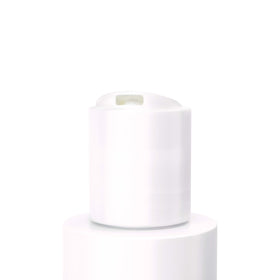 Neutrogena in-use on face showing gentle massage to melt makeup away