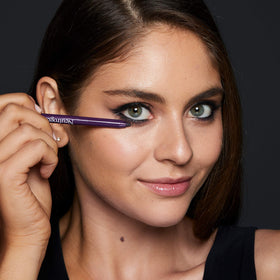 Neutrogena eyeliner held in hand for easy application benefit
