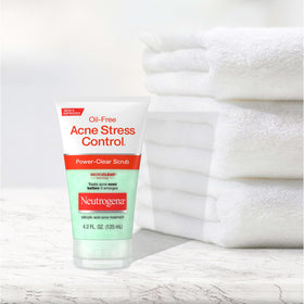 Neutrogena 4.2 fl oz size comparison showing portable daily exfoliant