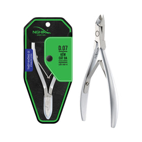 Nghia cuticle nipper front view showing ergonomic shape and professional look