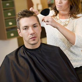 NICEMOVIC accessories layout showing cape and brushes ready for salon use
