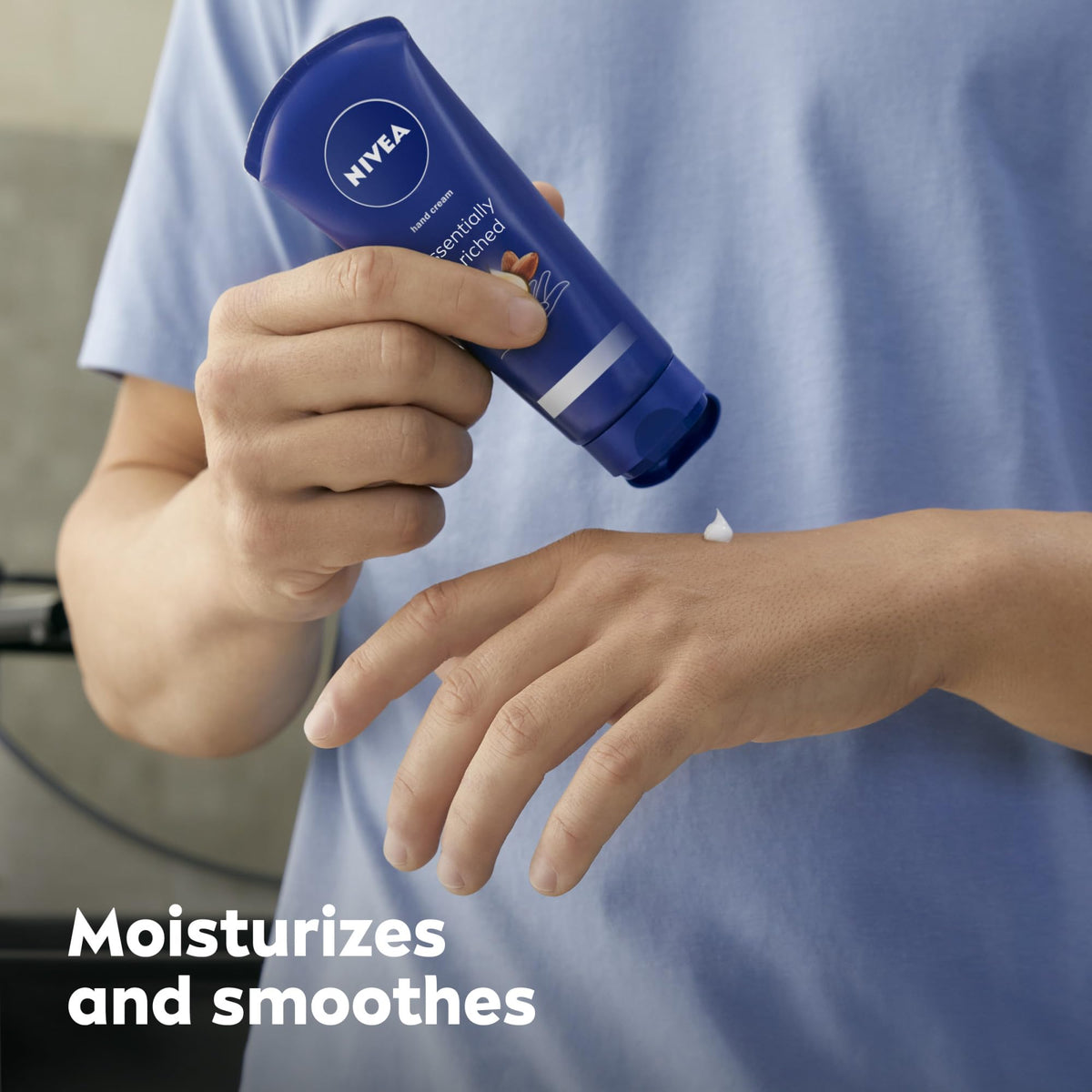 NIVEA hand cream cream texture close-up for fast absorption benefit