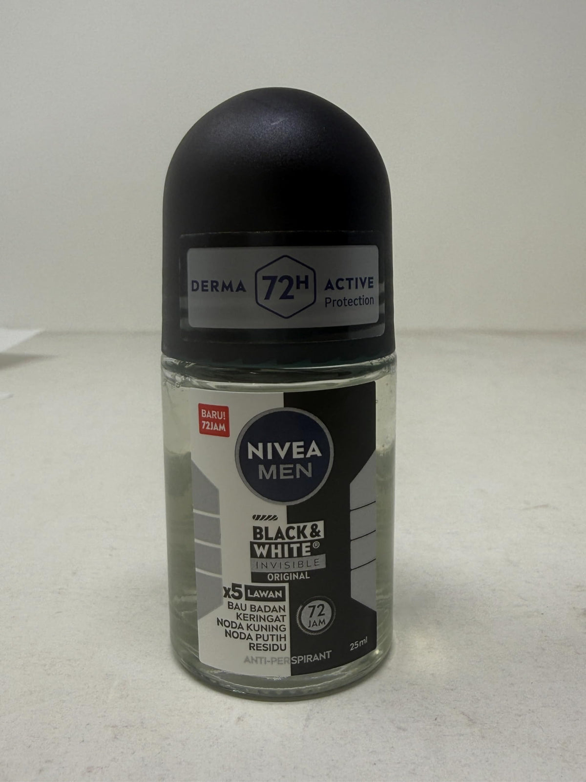 NIVEA Men roll-on applicator close-up highlighting smooth roll and easy control