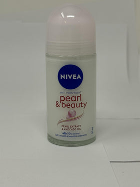 NIVEA Pearl & Beauty roll-on texture close-up highlighting gentle smooth application