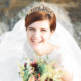 Nljihkure worn by model in wedding styling for photogenic bridal look