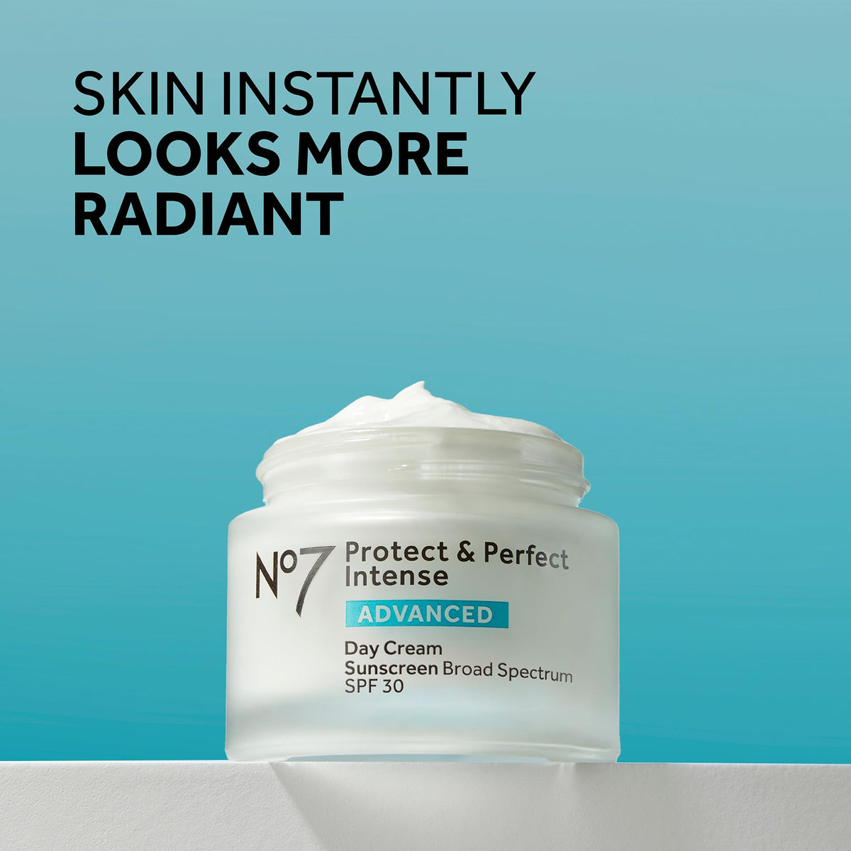 No7 cream texture close-up demonstrating smooth hydrating formula benefit