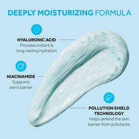 No7 gel and oil mixing in hand close-up, illustrates dual-phase hydration benefit