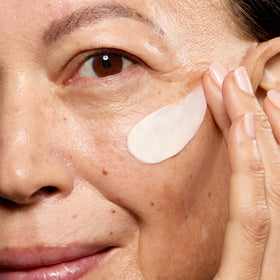 No7 label close-up highlighting peptides hyaluronic acid and ceramides
