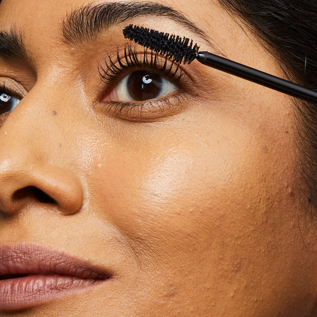 No7 lash texture detail showing tubing finish for fuller-looking lashes