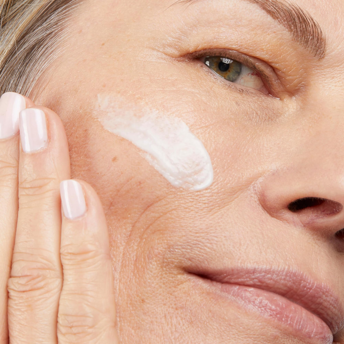 No7 retinol serum texture close-up illustrating lightweight absorption benefit