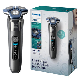 Norelco 7200 front view showing ergonomic grip and display beneficial for handling
