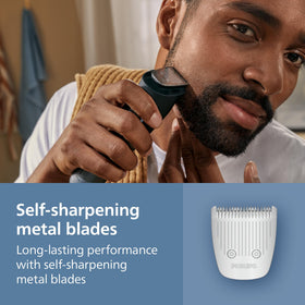 Norelco accessories laid out showing combs, detail trimmer, and pouch for versatility