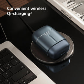 Norelco shaver 700 usb cable and charging showing quick-charge convenience on the go