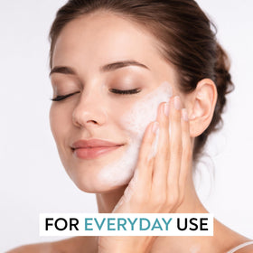NOVEHA application demo on closed eyes indicating gentle eyelid care