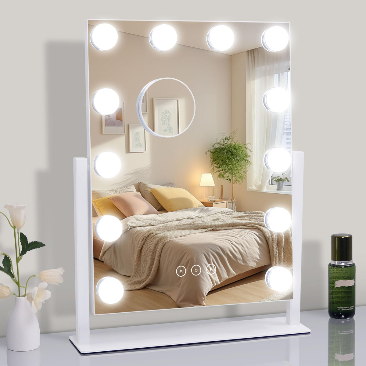 NUSVAN in-use with person applying eyeliner for accuracy and comfort