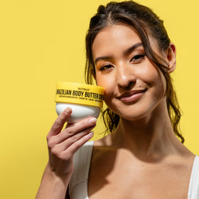 Nutrius cream texture close-up highlighting smooth, rich butter for deep hydration