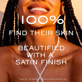 Nuxe application on shoulder illustrating subtle glow and hydrated skin