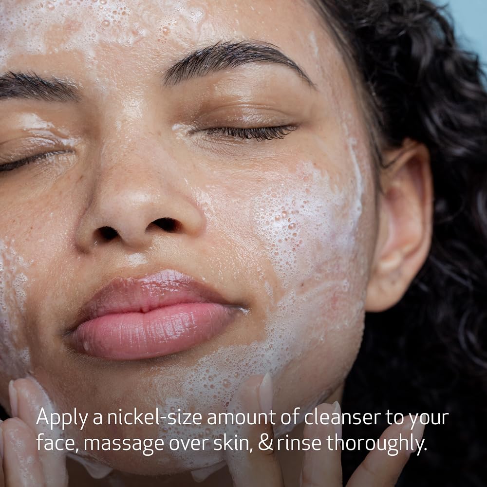Obagi Medical label noting 2% salicylic acid active ingredient for pore clearing benefit