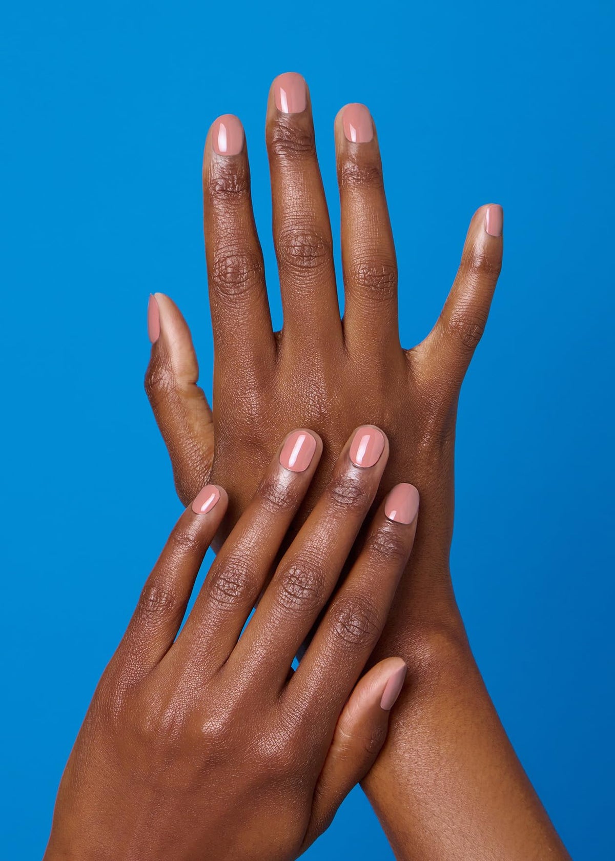 ohora close-up of strip texture highlighting smooth gel finish for salon-quality shine