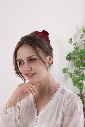 OideGuiing holding a full updo, reliable grip for thick hair