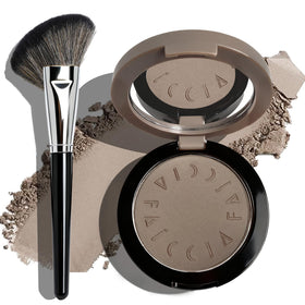 Okerker front packaging with mirror showing compact travel benefit