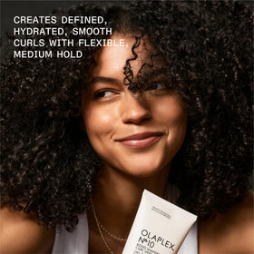 Olaplex Nº.10 gel being dispensed from pump for easy application benefit