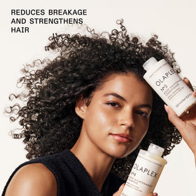 Olaplex rich lather closeup illustrating gentle cleanse and hydration
