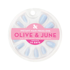 Olive & June spread of 42 nails displaying the 21 inclusive sizes for fit