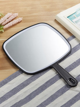 OMIRO mirror in use during shaving demonstrating precise, clear grooming view