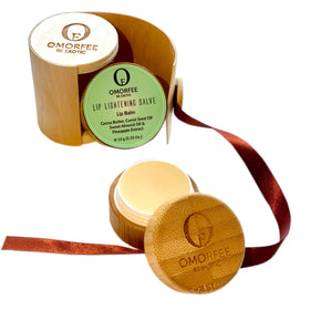 OMORFEE BE EXOTIC OF lifestyle outdoor image showing SPF protection while outside benefit
