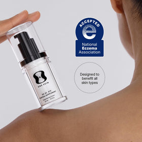 oneskin eye application demo on model demonstrating reduced puffiness benefit