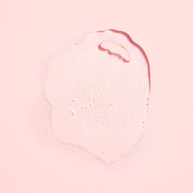 Oribe Bright Blonde close-up of spray nozzle, shows precise distribution for controlled lightening