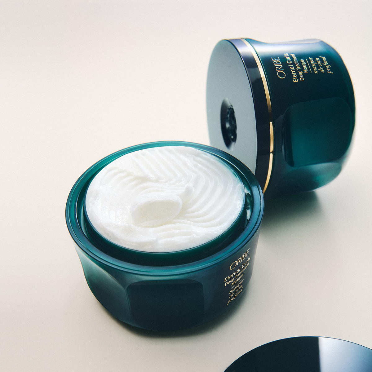 ORIBE ingredient focus on coconut and almond oils delivering nourishment benefit