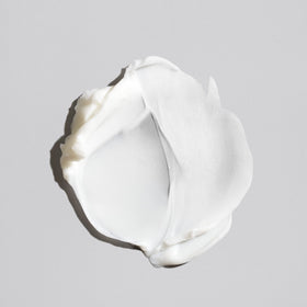 Oribe Fiber Groom in hair styling demonstrating flexible hold and natural separation in use