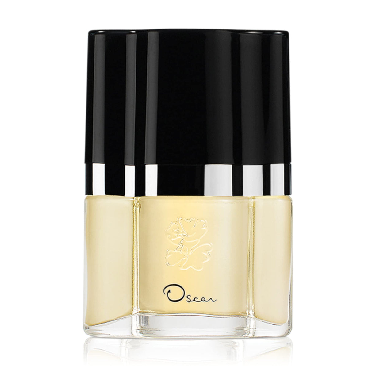 Oscar de la Renta spray in action demonstrating fine mist and even application