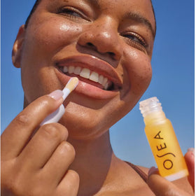 OSEA lip oil plush applicator close-up for precise, comfortable application benefit accuracy