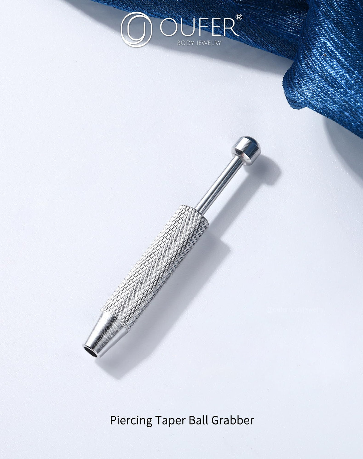 OUFER grabber with compact storage case showing travel-friendly organization