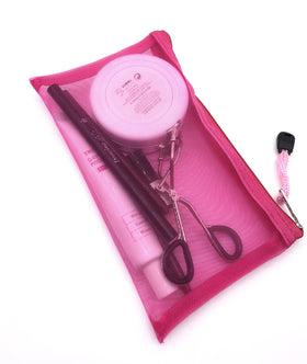 Outman zipper detail demonstrating secure closure and smooth pull for travel convenience