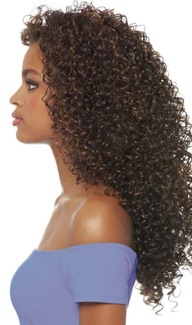 Outre close-up curl detail highlighting texture and durable curl retention benefit