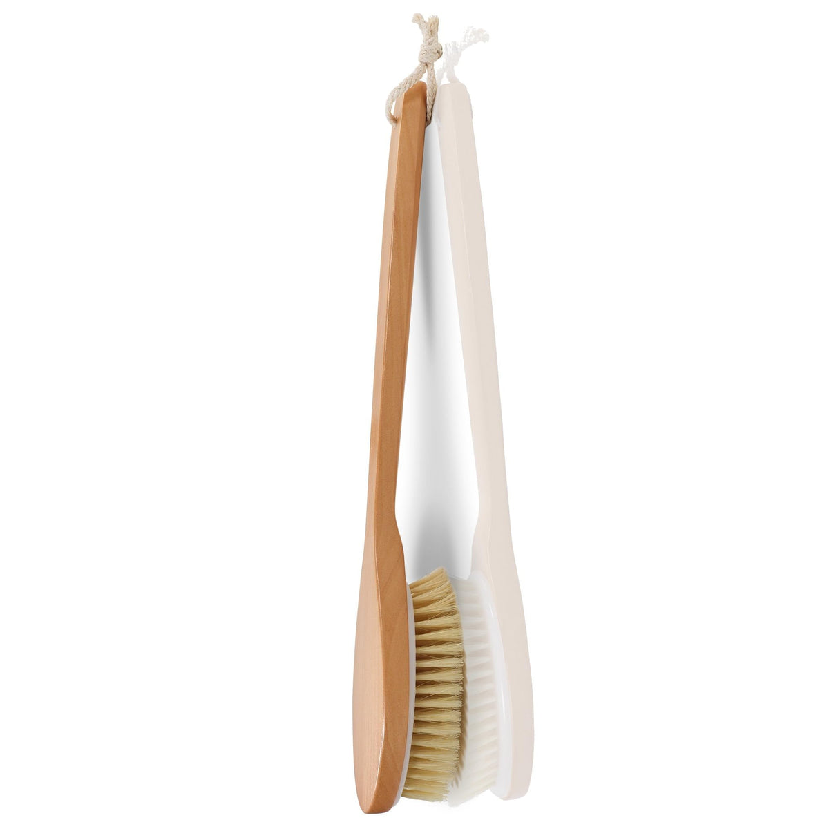OWIIZI close-up of soft natural bristles showing gentleness for exfoliation