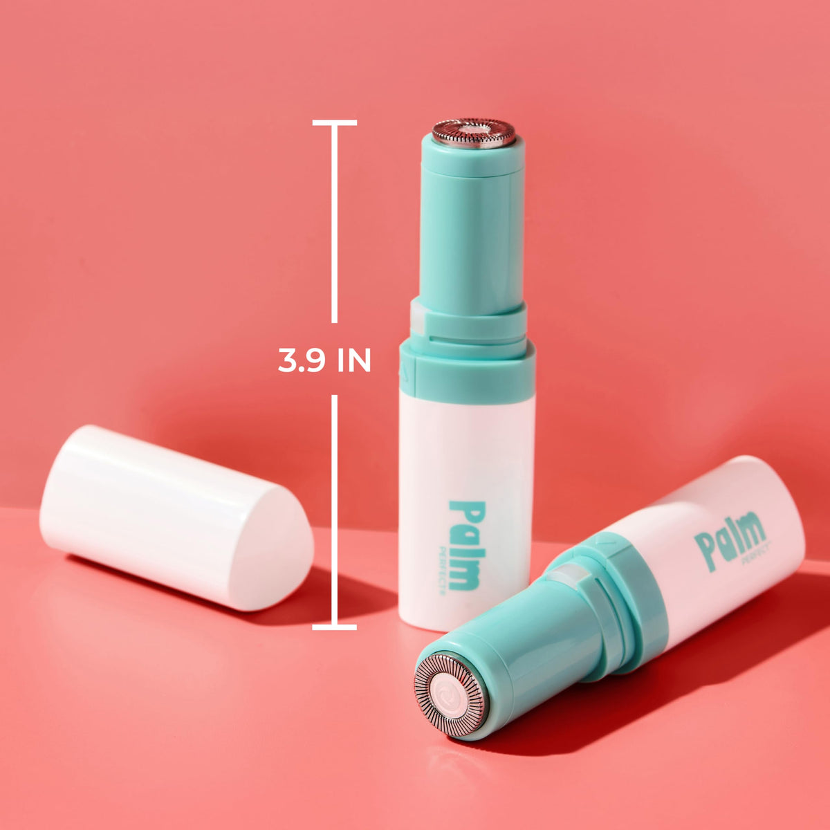 palmperfect LED lit while shaving to reveal fine hairs for accurate touch-ups