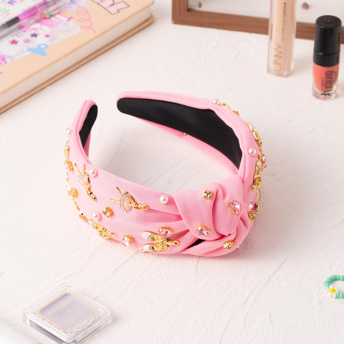PANTIDE headband worn by dancer keeping hair back and adding elegant shine