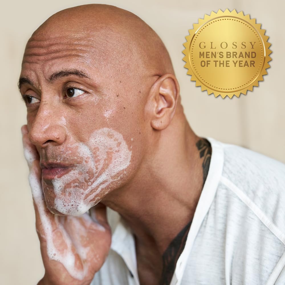 PAPATUI pump close-up with cleanser texture demonstrating hydrating foam