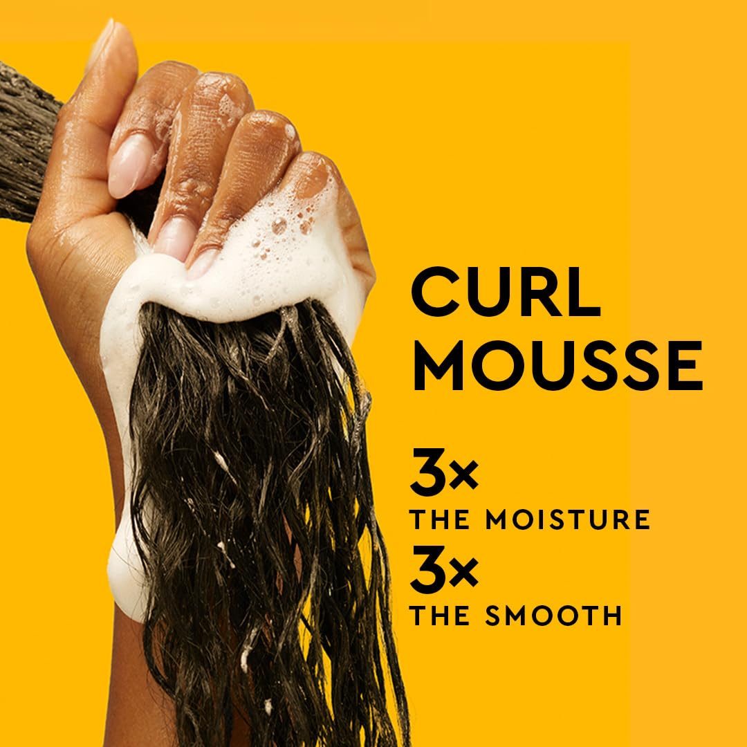 PATTERN curl mousse foam texture close-up illustrating lightweight, airy foam that spreads smoothly