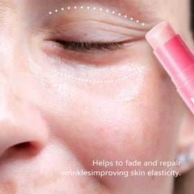 Generic PDRN Pink Collagen on lips showing hydrating and smoothing effect