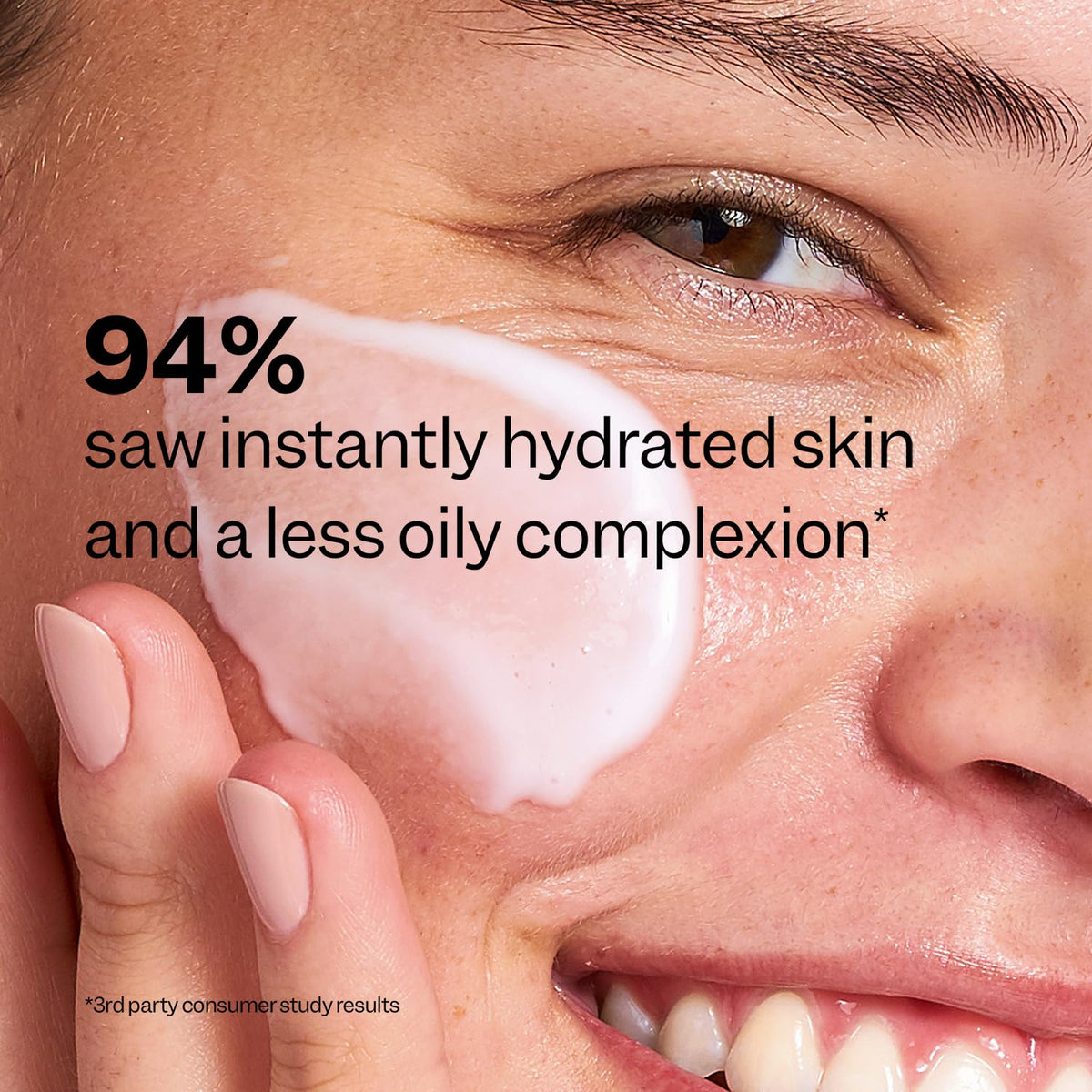 Peach Slices applying moisturizer to face for lightweight hydration