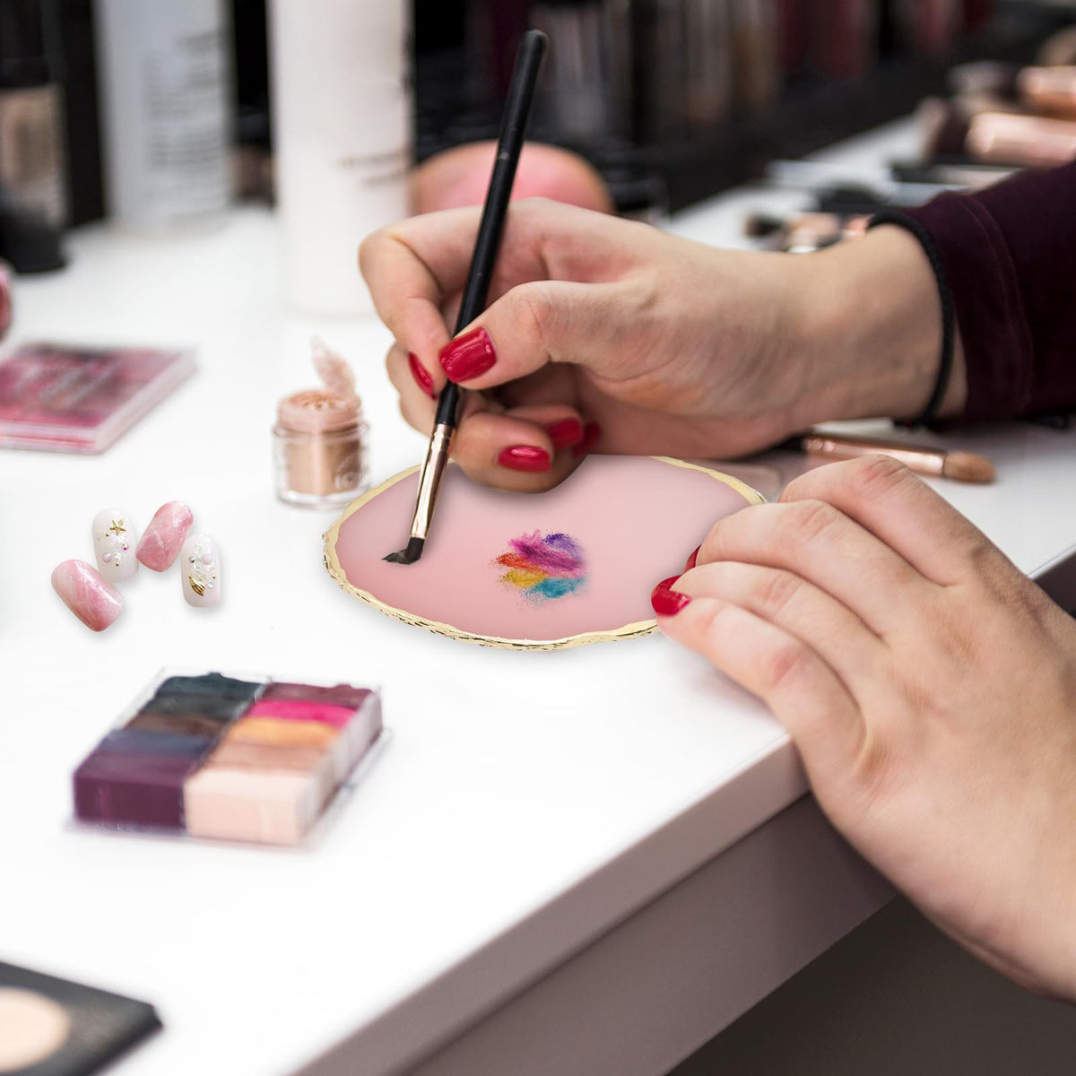 Pengxiaomei palettes displayed on salon table showing presentation and visuals