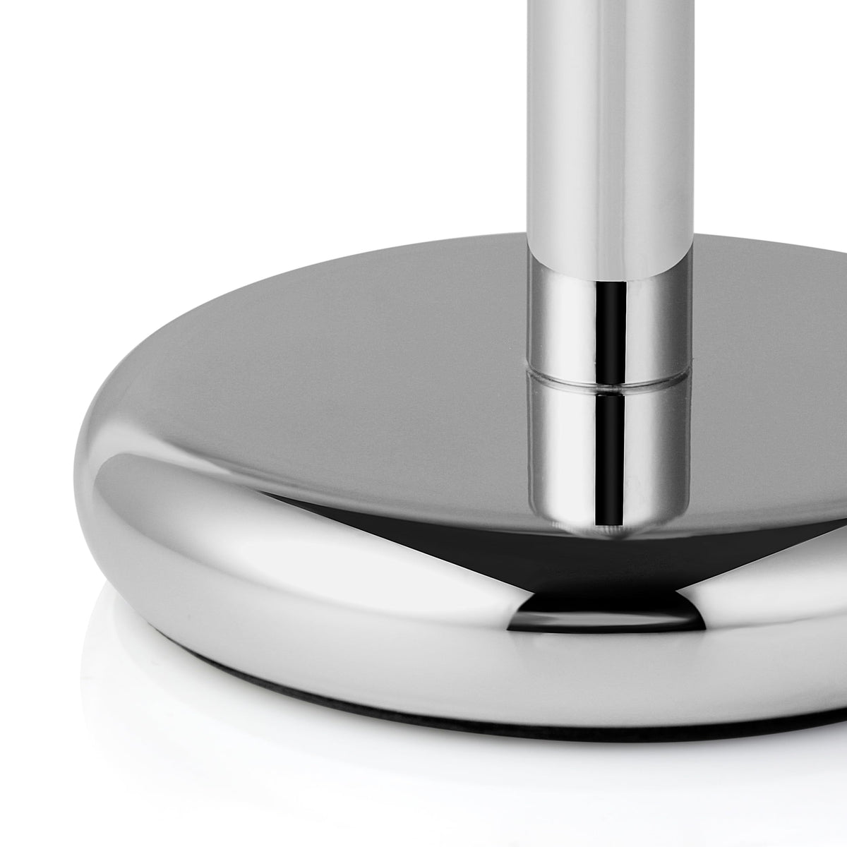 Perfecto with shaving brush inserted highlighting ventilation and longer brush life
