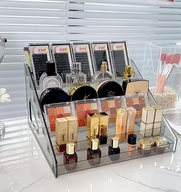 Pero Pero filled with essential oils and lipsticks for consolidated storage benefit