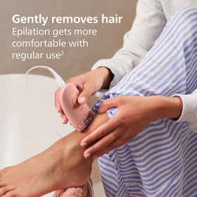PHILIPS BRE227 washable epilation head detached for easy rinsing and hygiene